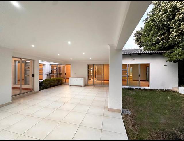 3 BEDROOM TOWNHOUSE FOR SALE IN SANDOWN